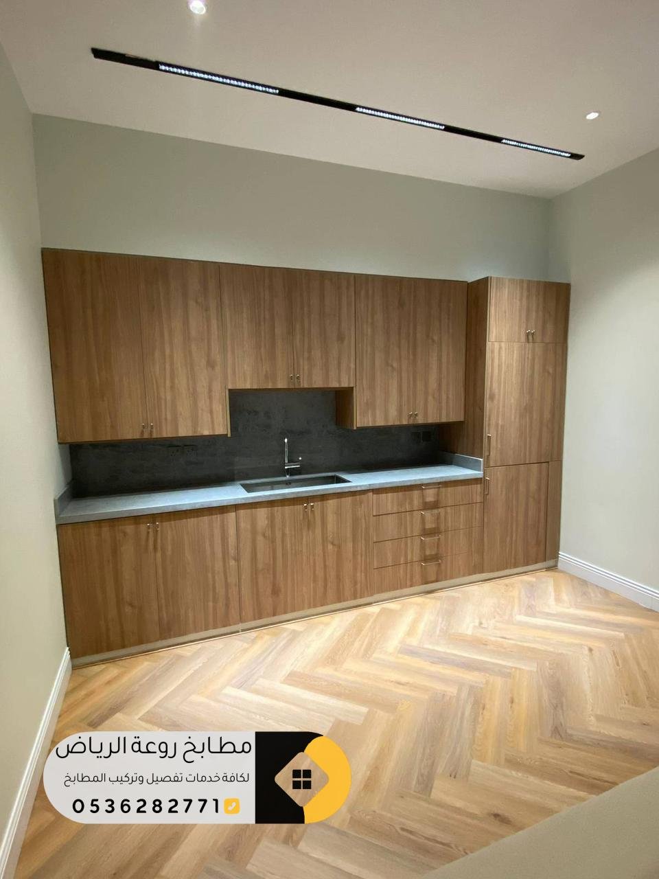 مطبخ ألمنيوم مودرن في حي الملقا بالرياض